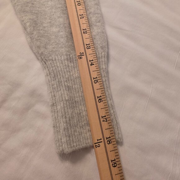 Vince Camuto women's light grey turtleneck sweater, size Large. - Picture 11 of 12